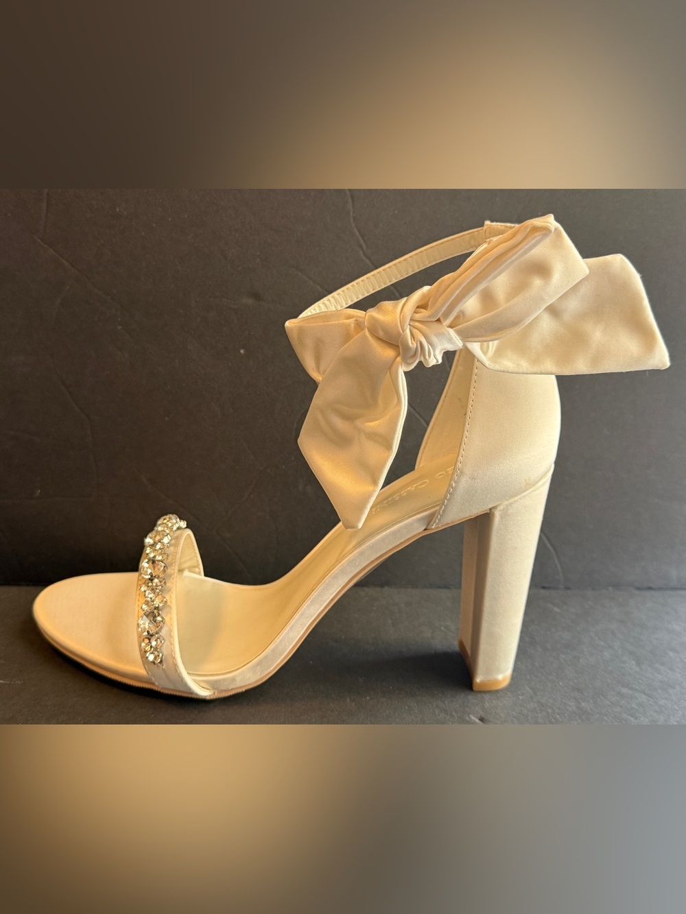 Oleg Cassini Melania Ivory Bow Detail Ankle Buckle Rhinestone Heels Size 9 NIB